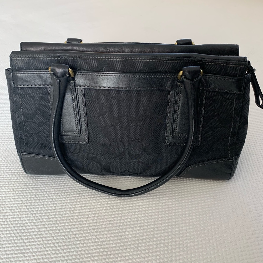 Coach ✨Signature✨ Purse - Picture 3 of 8